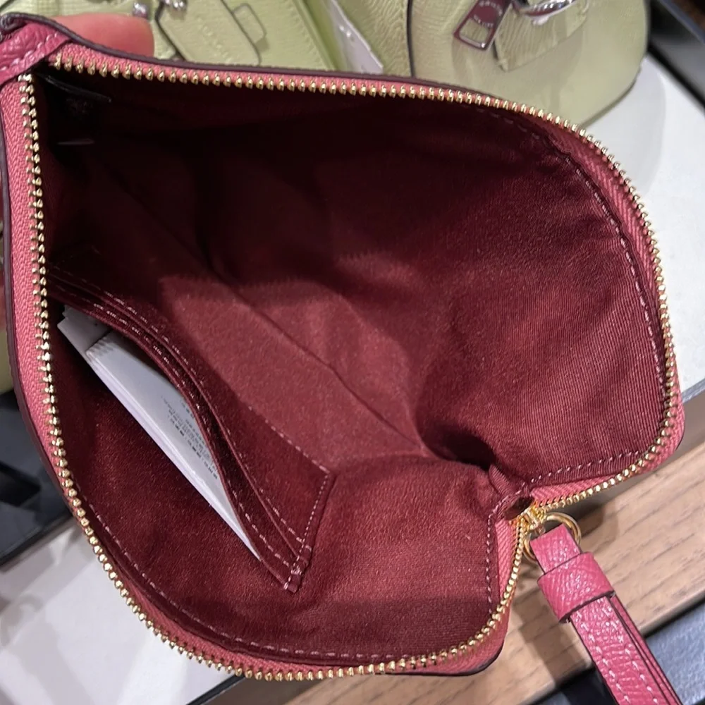 Coach Large Corner Zip Wristlet IM/Rouge